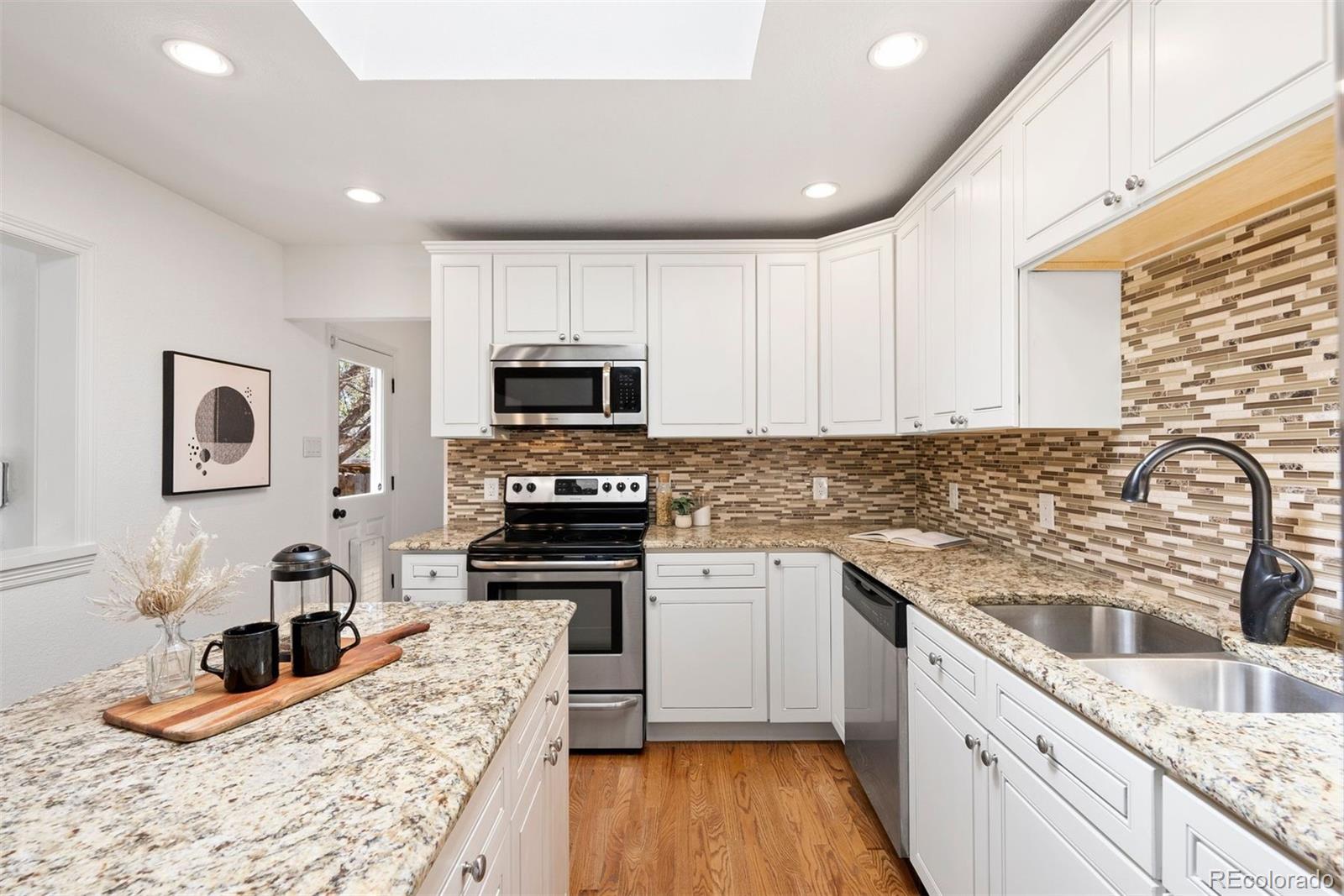 MLS Image #11 for 5698 e greenwood place,denver, Colorado