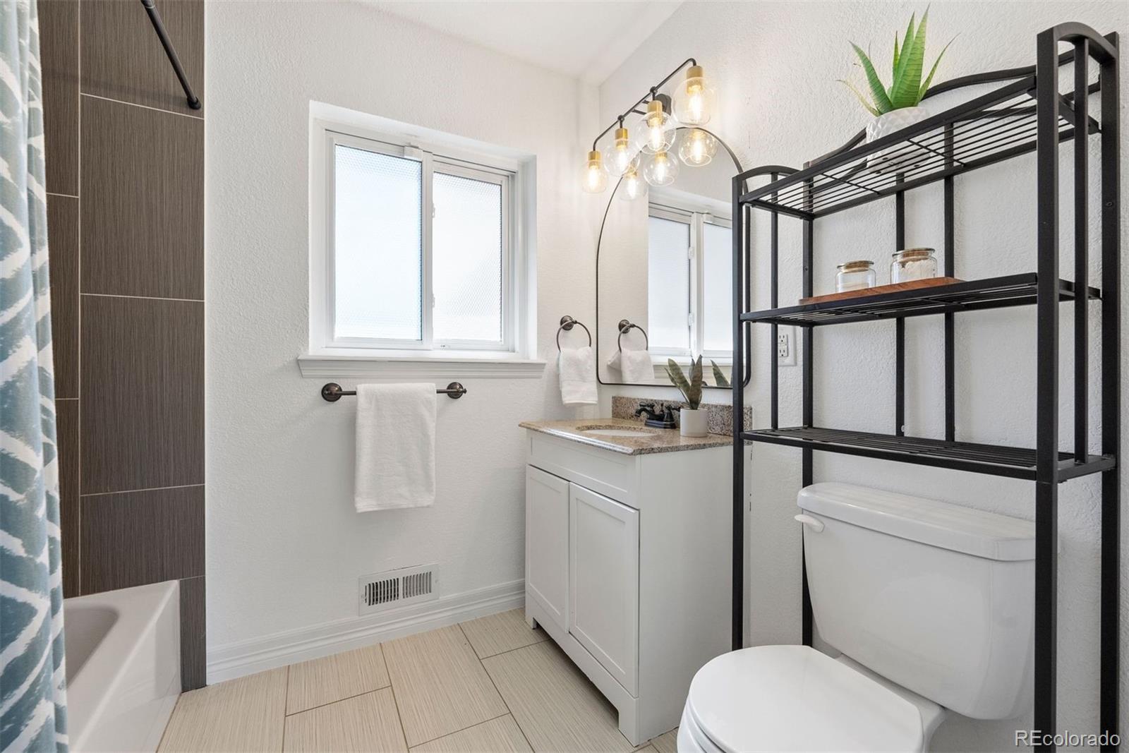 MLS Image #18 for 5698 e greenwood place,denver, Colorado