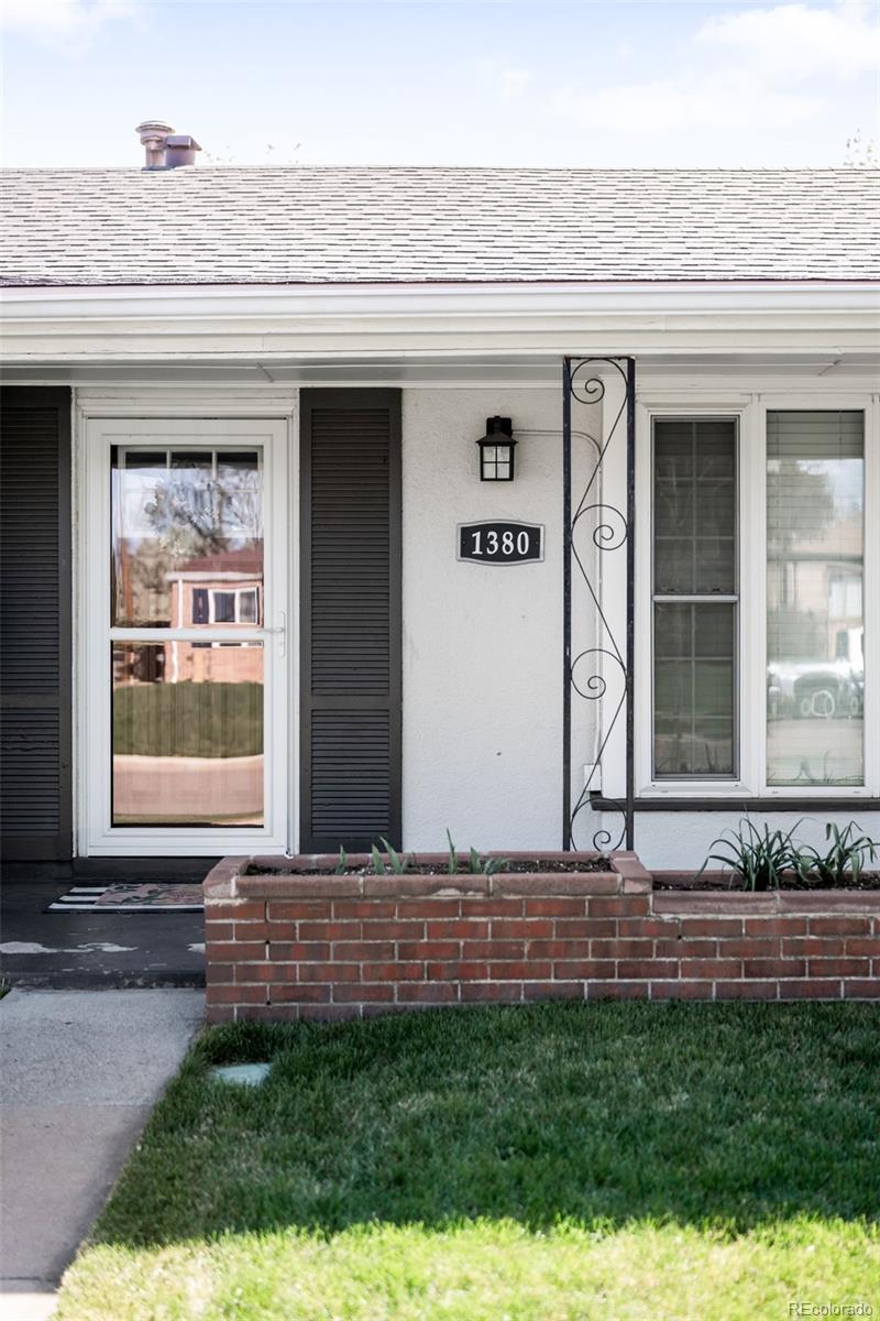 MLS Image #2 for 1380  roslyn street,denver, Colorado