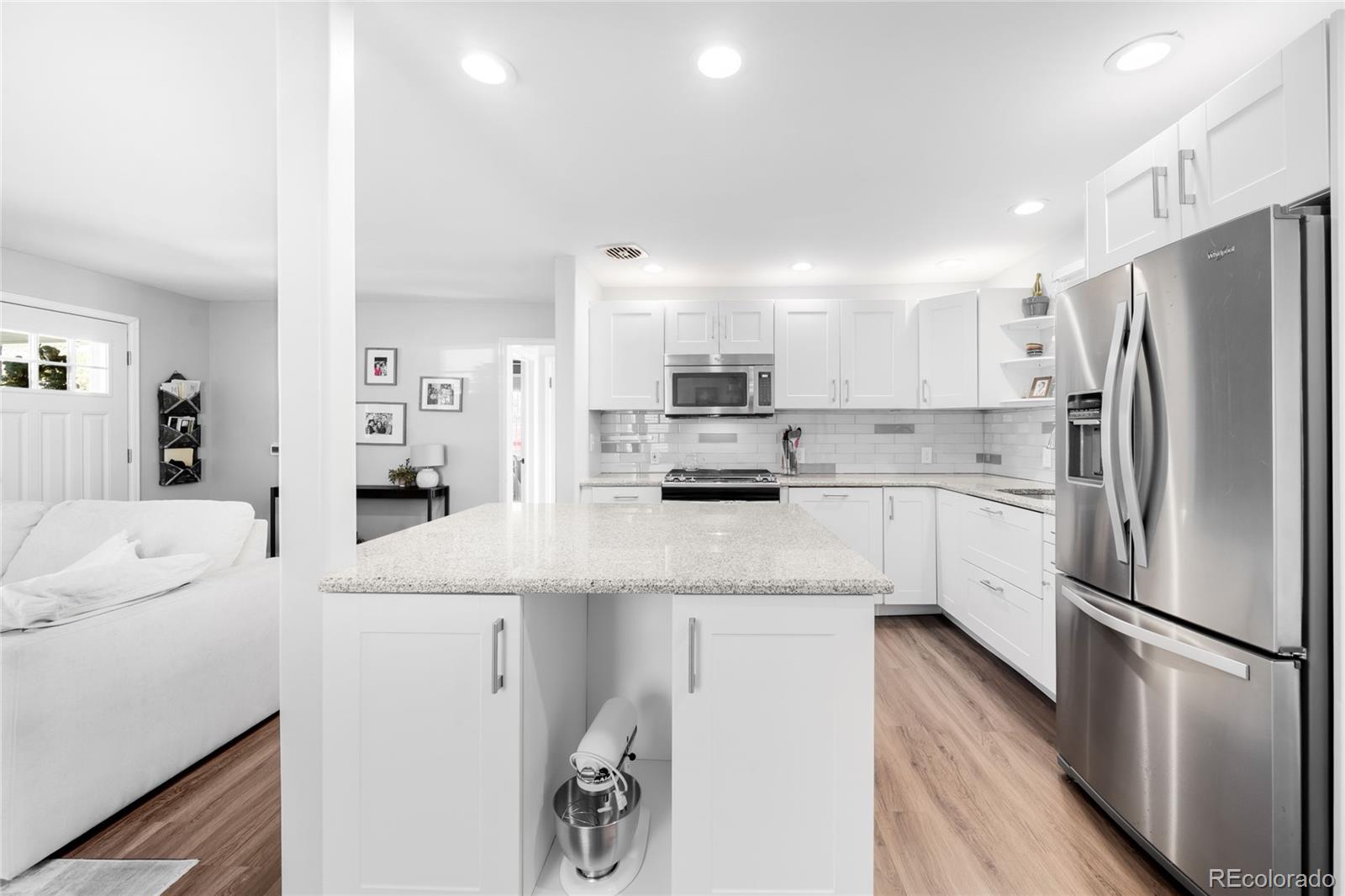 MLS Image #7 for 1380  roslyn street,denver, Colorado