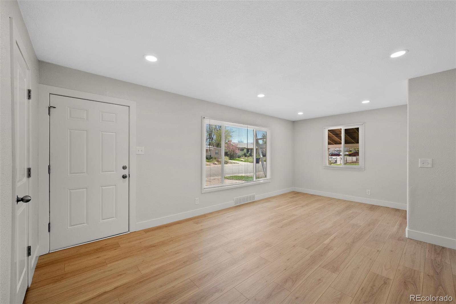 MLS Image #7 for 735  iola street,aurora, Colorado