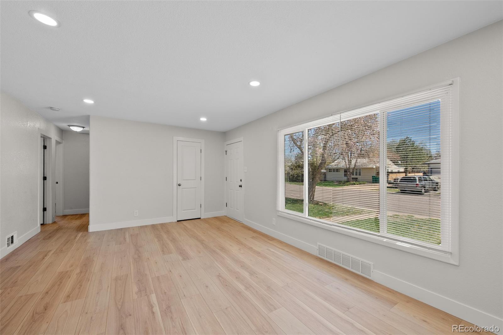 MLS Image #9 for 735  iola street,aurora, Colorado