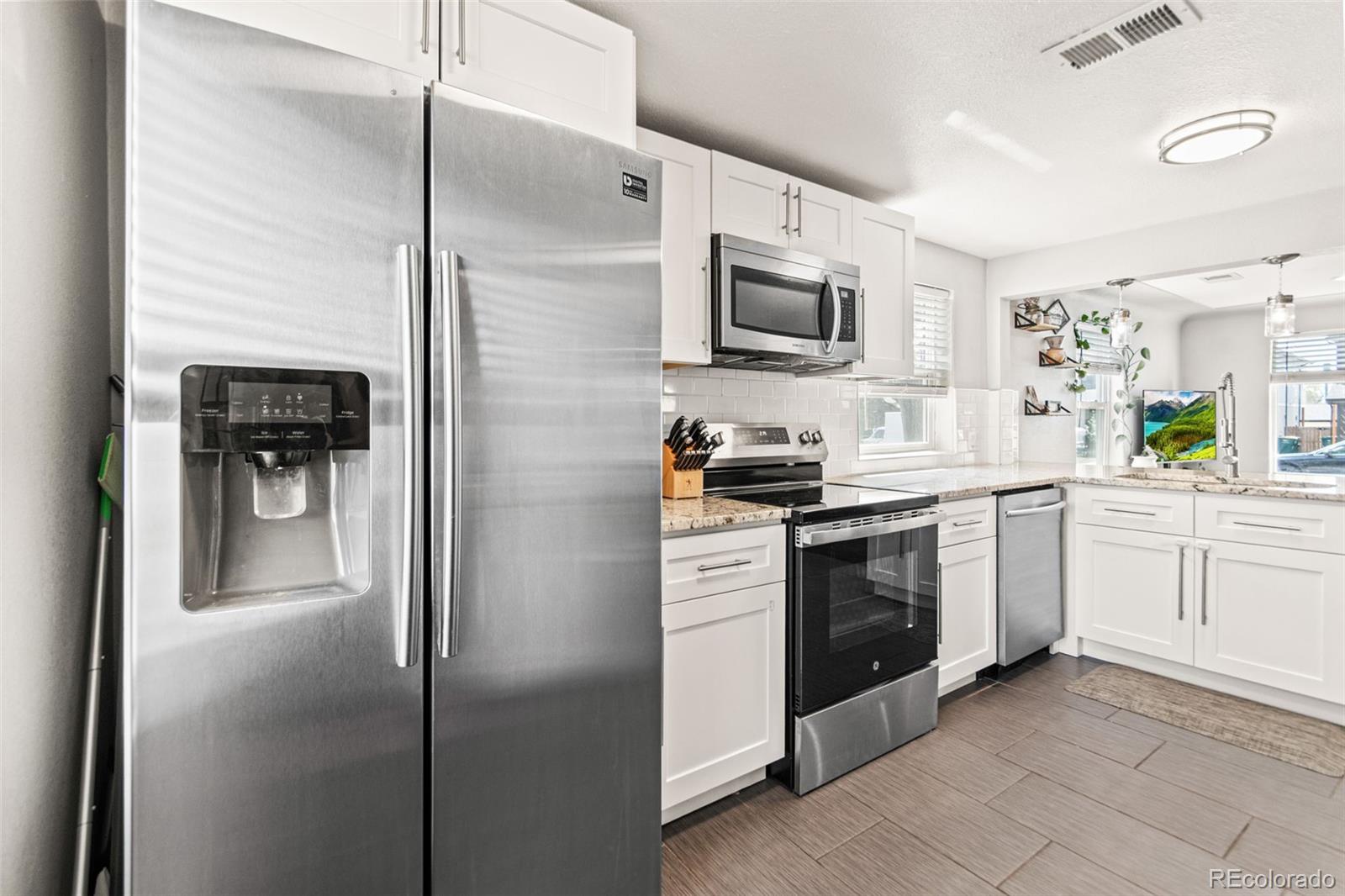 MLS Image #11 for 4120 s lincoln street,englewood, Colorado
