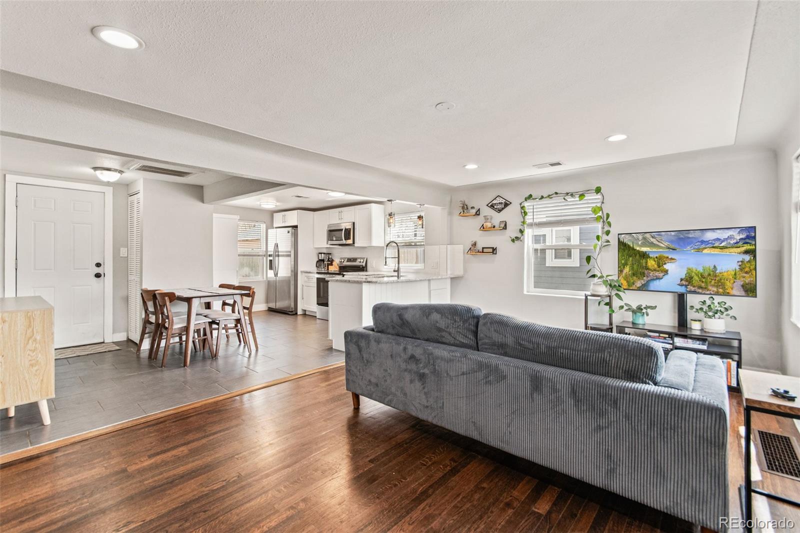 MLS Image #3 for 4120 s lincoln street,englewood, Colorado