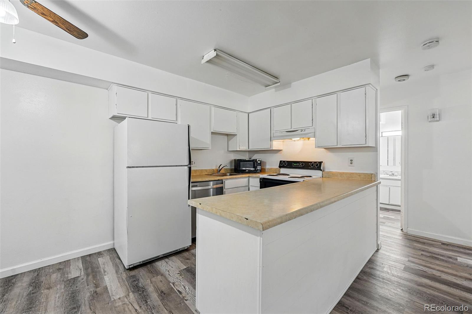 MLS Image #6 for 5995 w hampden avenue,denver, Colorado