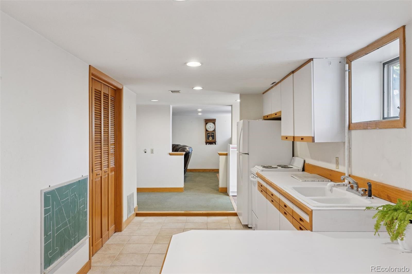 MLS Image #27 for 789 s gaylord street,denver, Colorado