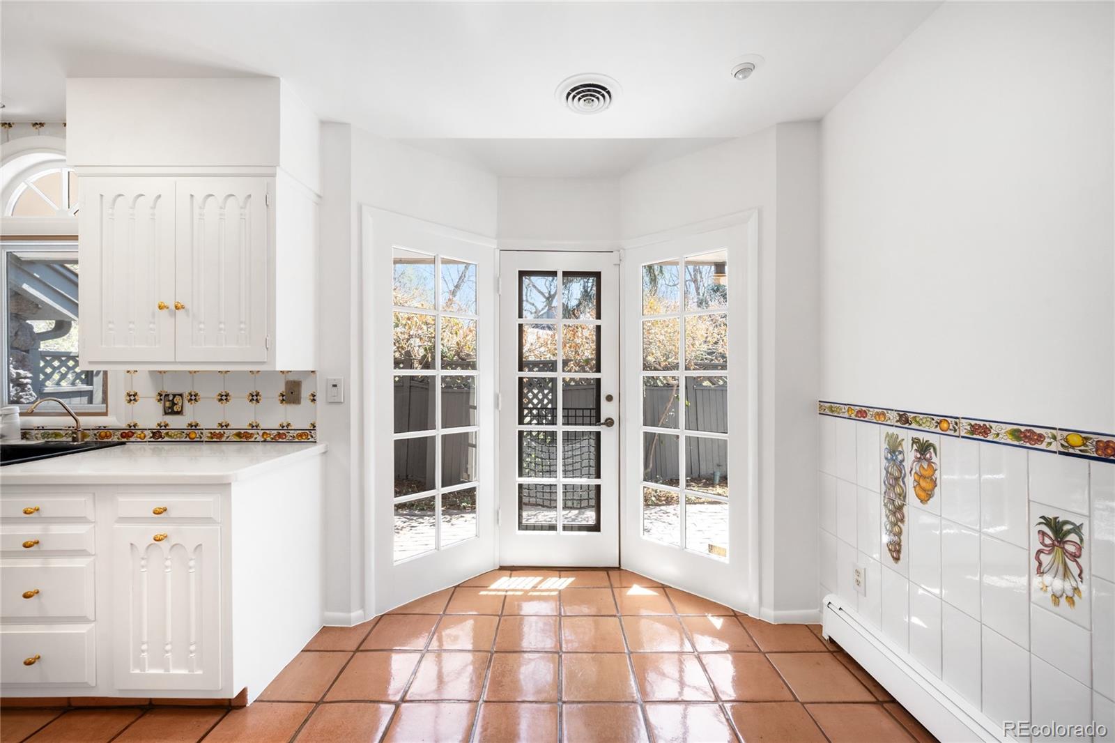 MLS Image #6 for 6  martin lane,englewood, Colorado