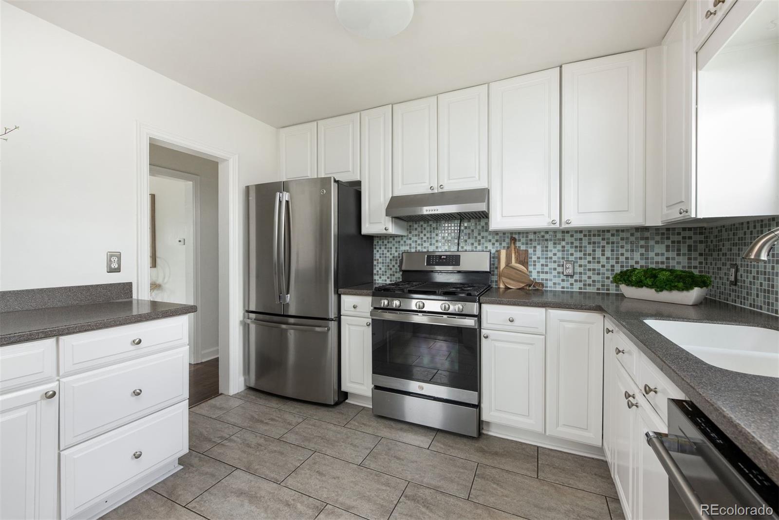 MLS Image #13 for 3910 s grant street,englewood, Colorado