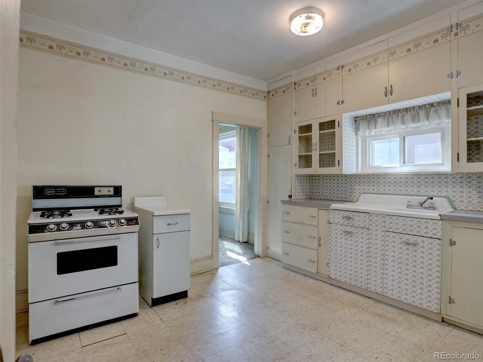 MLS Image #5 for 2963 s lincoln street,englewood, Colorado