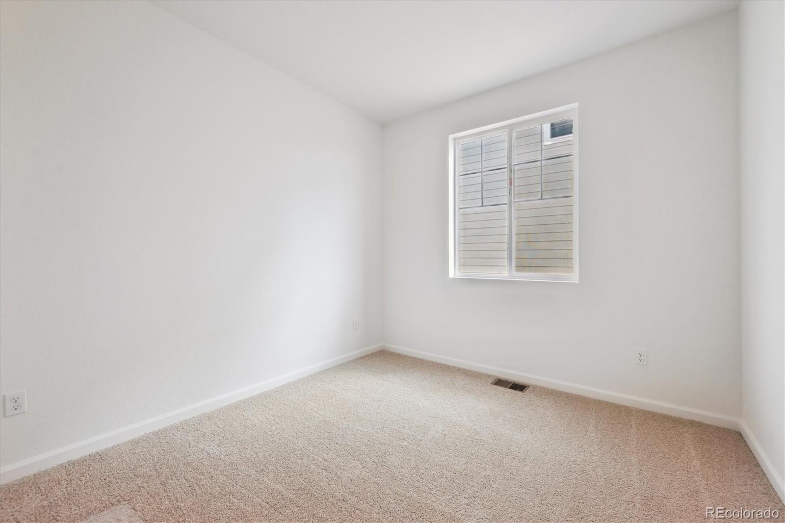 MLS Image #15 for 24780 e 39th avenue,aurora, Colorado