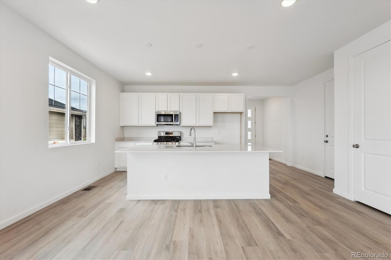 MLS Image #6 for 24780 e 39th avenue,aurora, Colorado