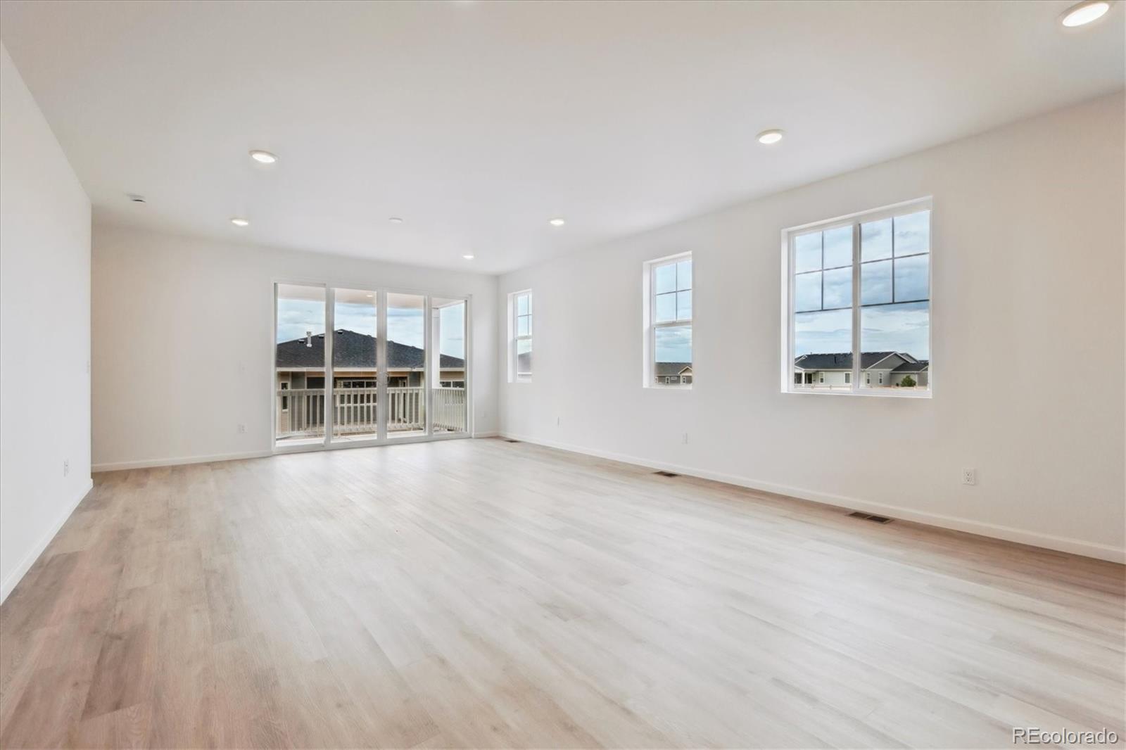 MLS Image #9 for 24780 e 39th avenue,aurora, Colorado
