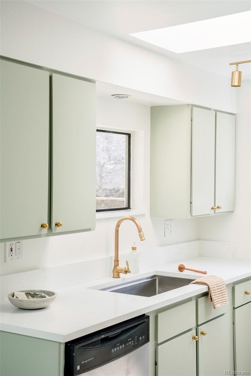 MLS Image #17 for 250 s ogden street,denver, Colorado