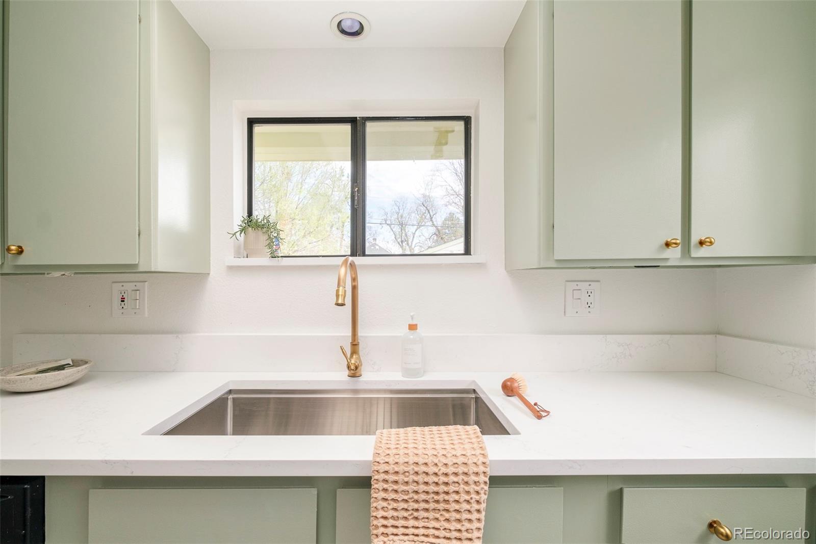 MLS Image #19 for 250 s ogden street,denver, Colorado