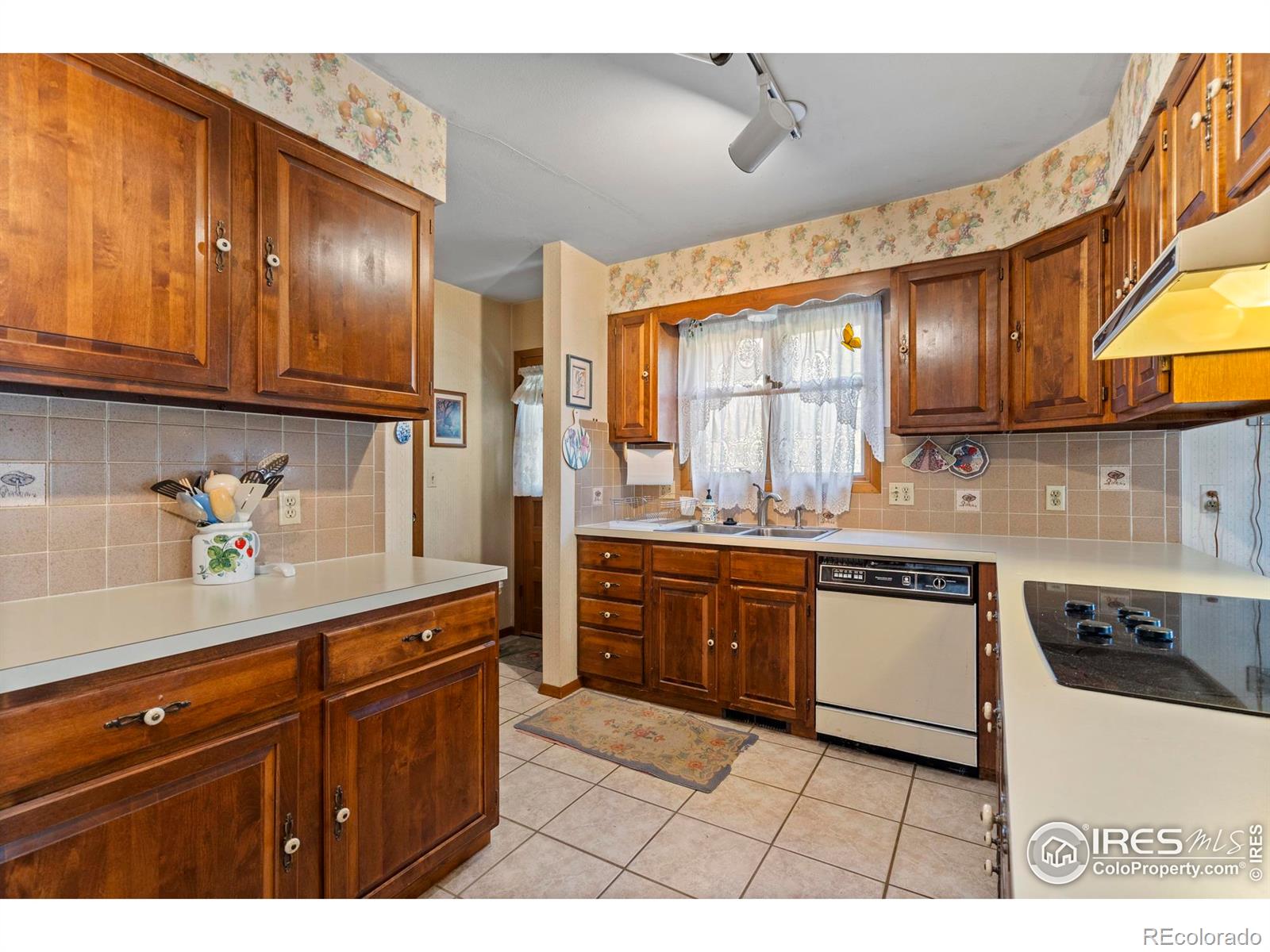MLS Image #5 for 1112  robertson street,fort collins, Colorado