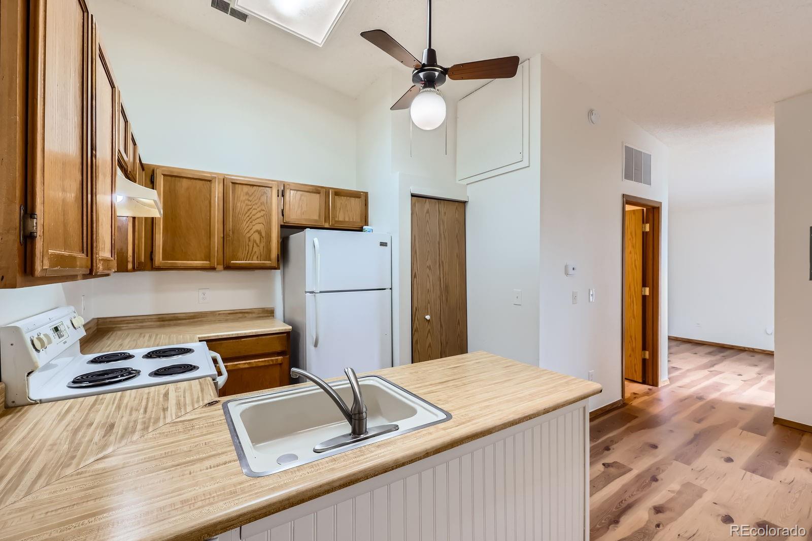 MLS Image #4 for 932 s dearborn street 17,aurora, Colorado