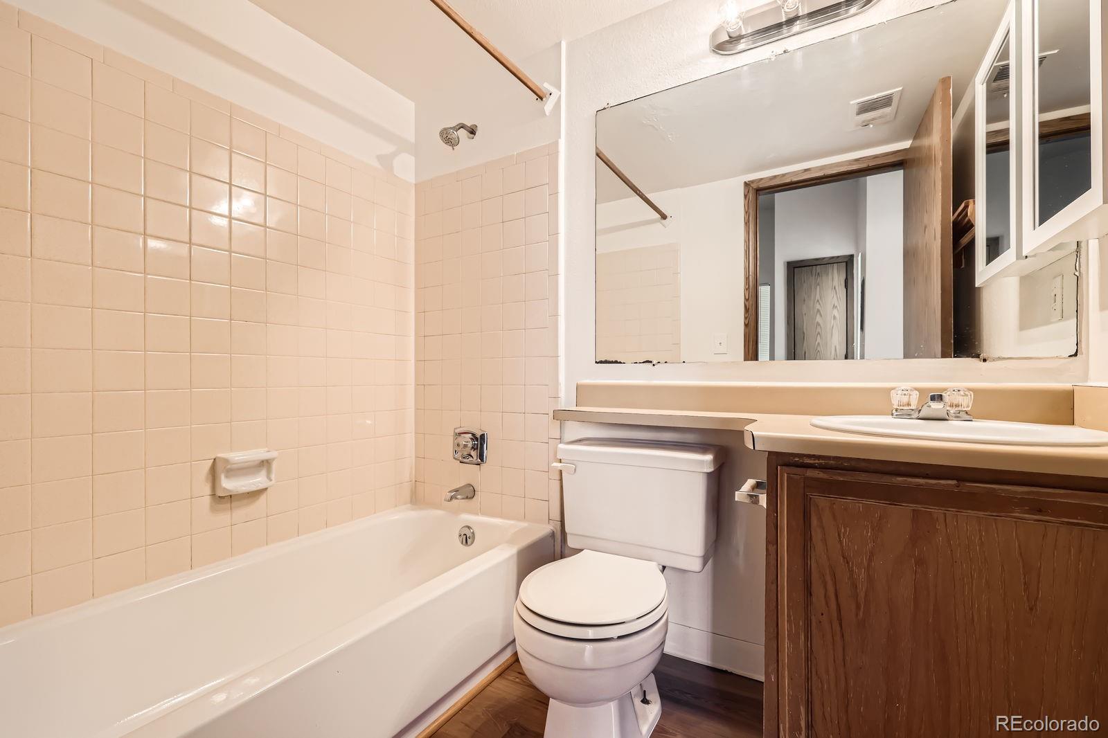 MLS Image #6 for 932 s dearborn street 17,aurora, Colorado
