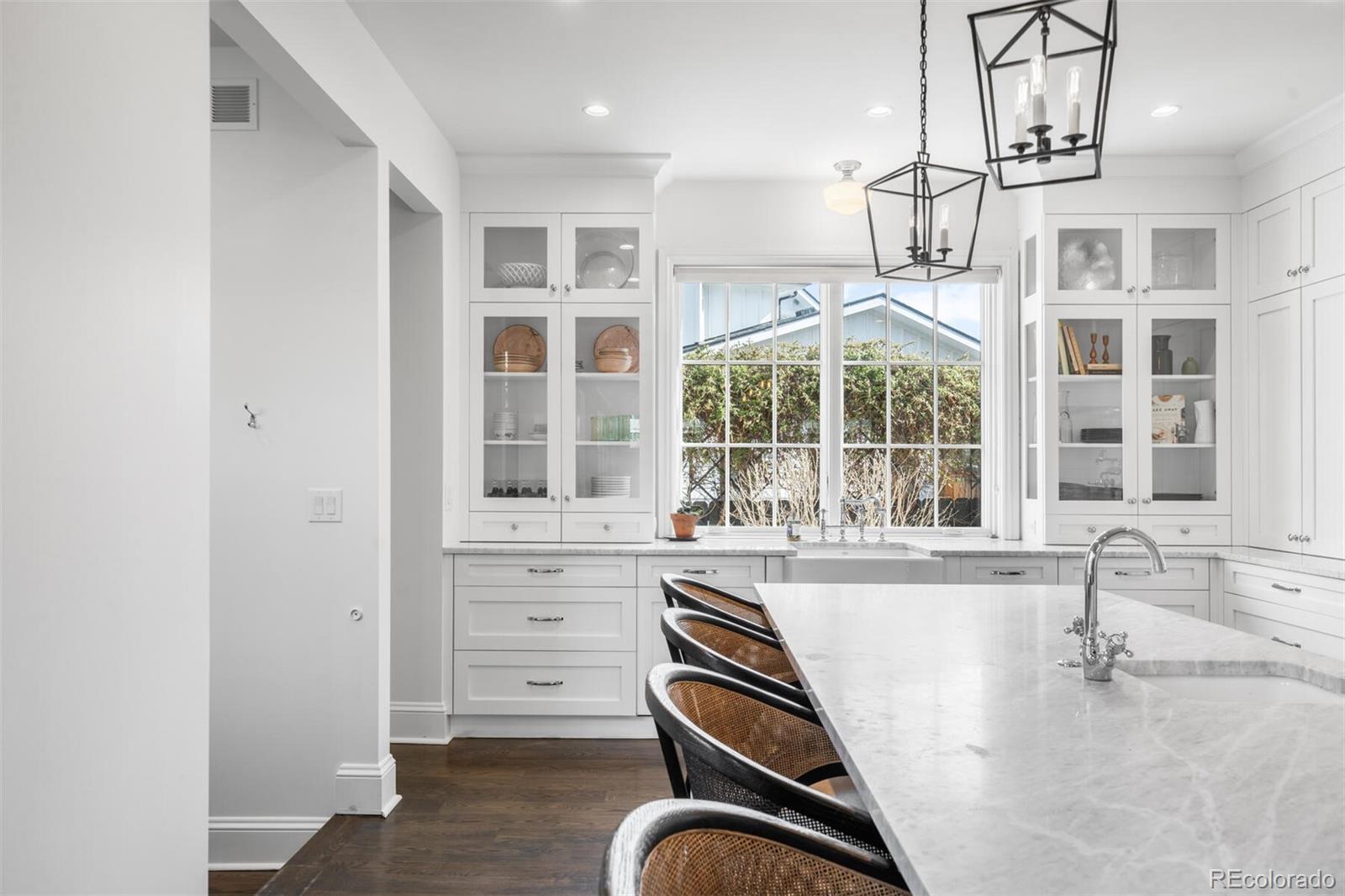 MLS Image #3 for 815 s cove way,denver, Colorado