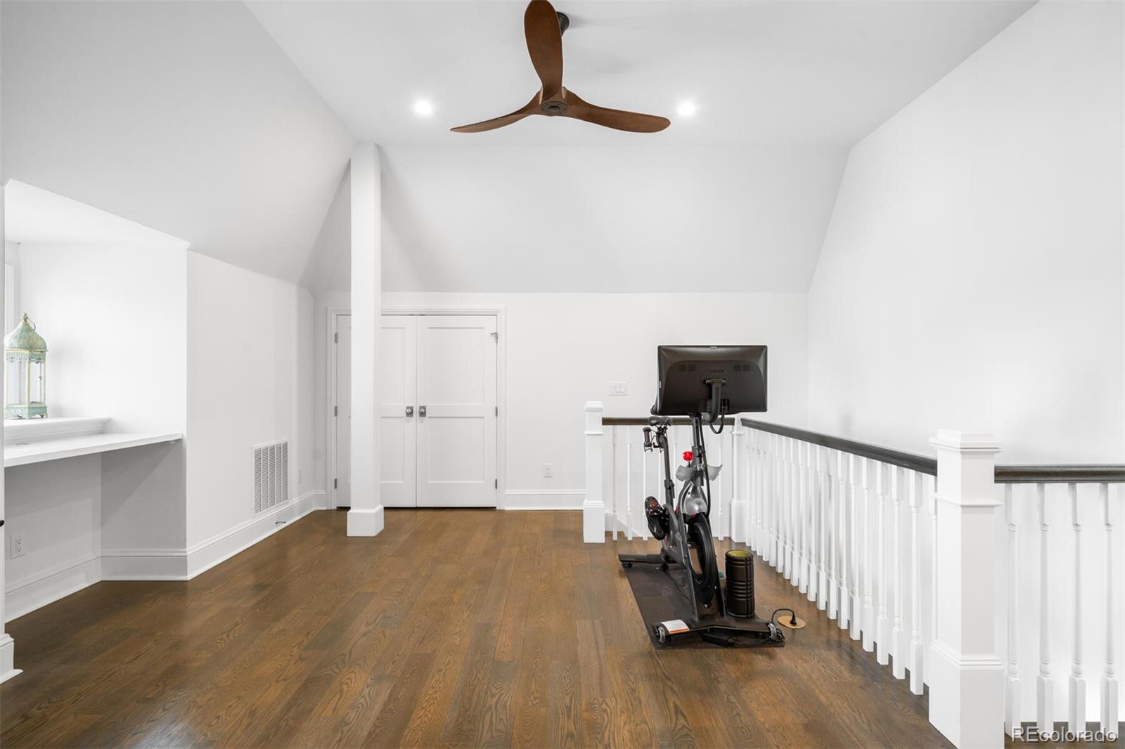 MLS Image #30 for 815 s cove way,denver, Colorado