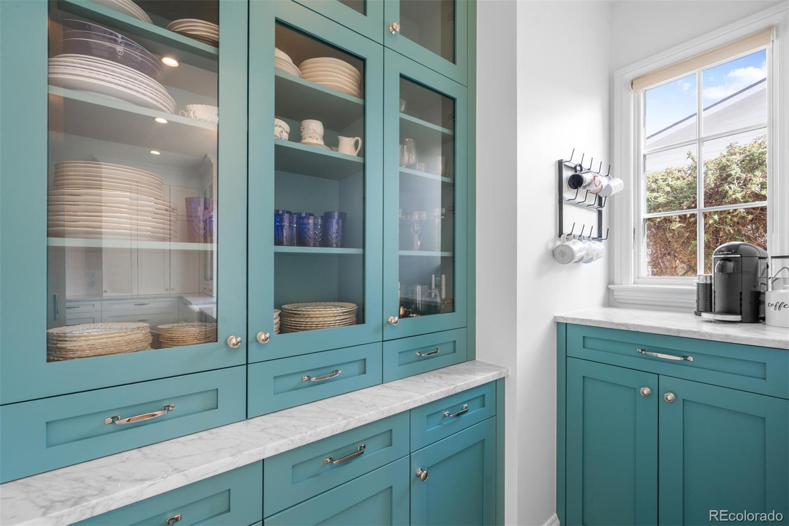 MLS Image #8 for 815 s cove way,denver, Colorado