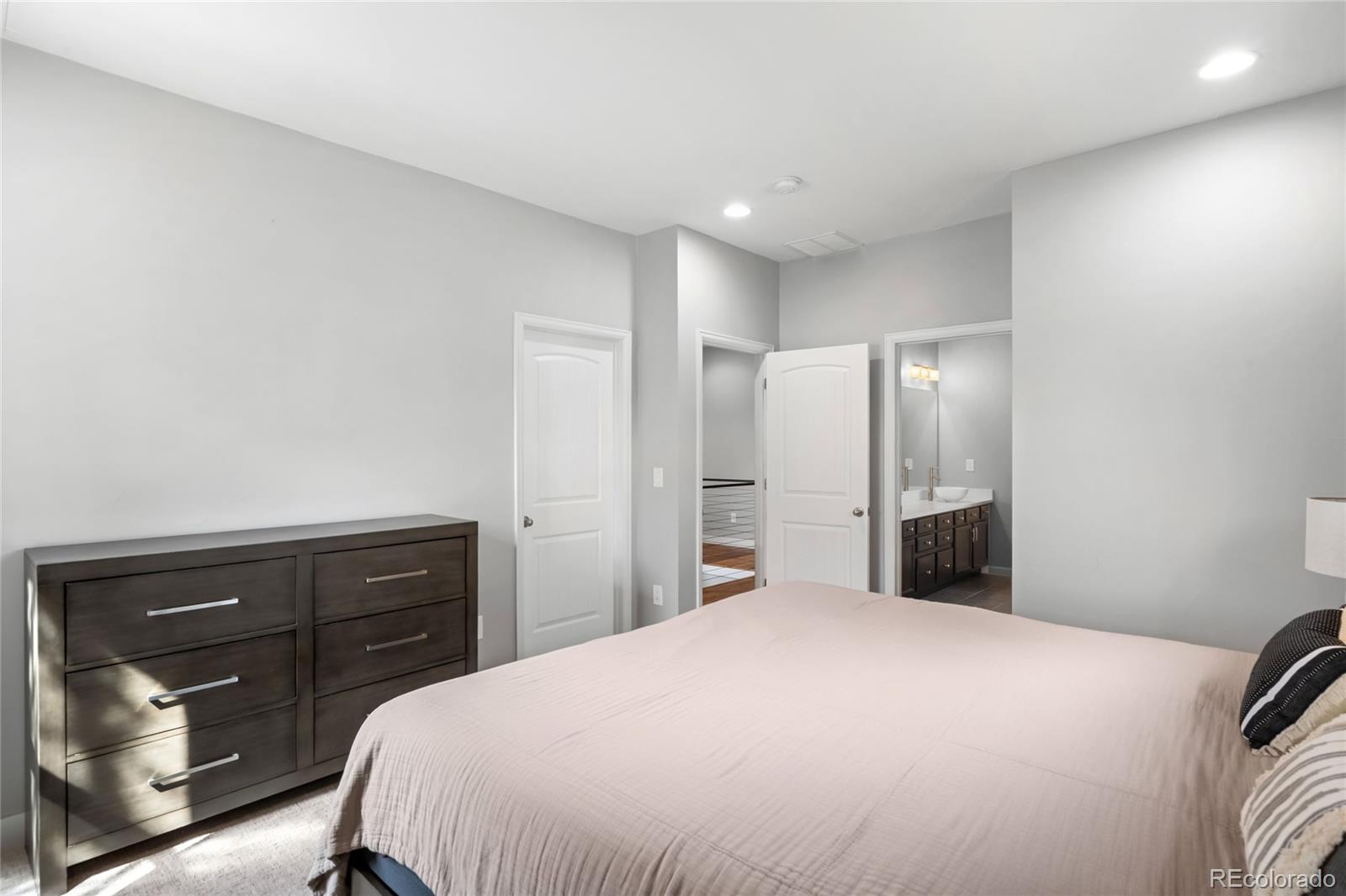 MLS Image #21 for 2855 s williams street,denver, Colorado