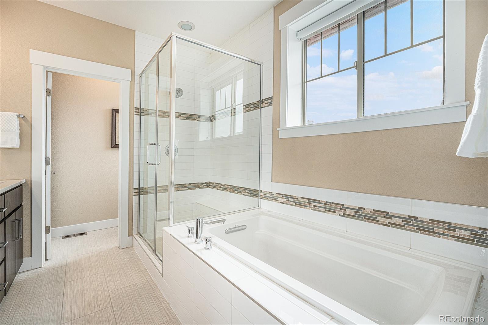 MLS Image #14 for 8460 e 54th drive,denver, Colorado