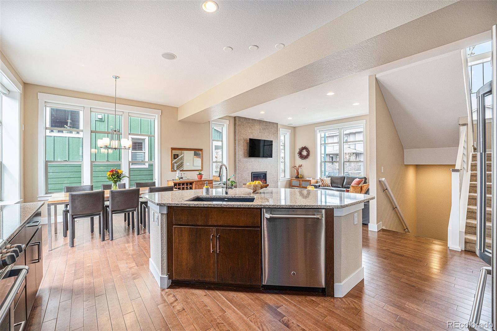 MLS Image #4 for 8460 e 54th drive,denver, Colorado