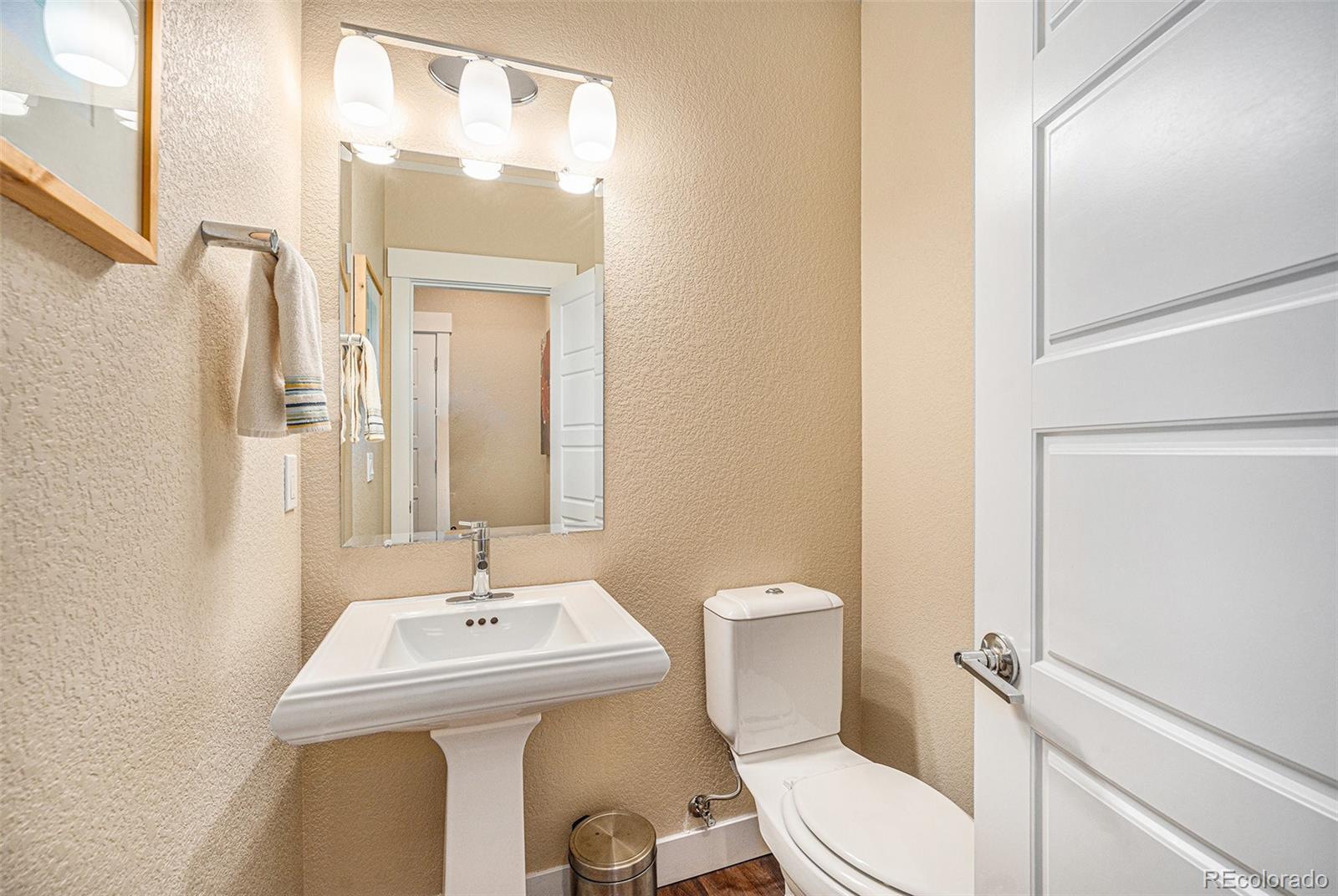 MLS Image #9 for 8460 e 54th drive,denver, Colorado