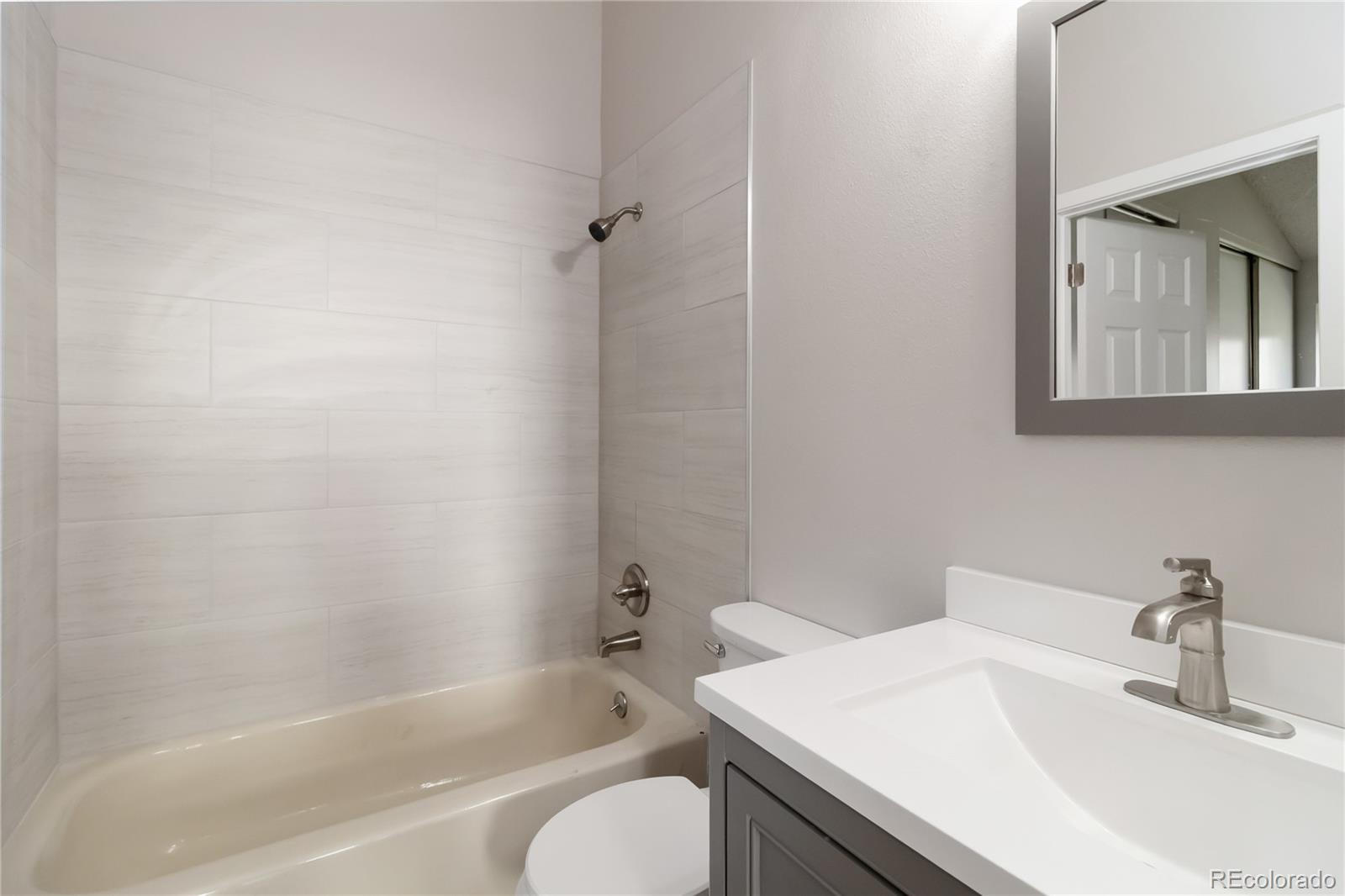 MLS Image #11 for 7722 s steele street,centennial, Colorado