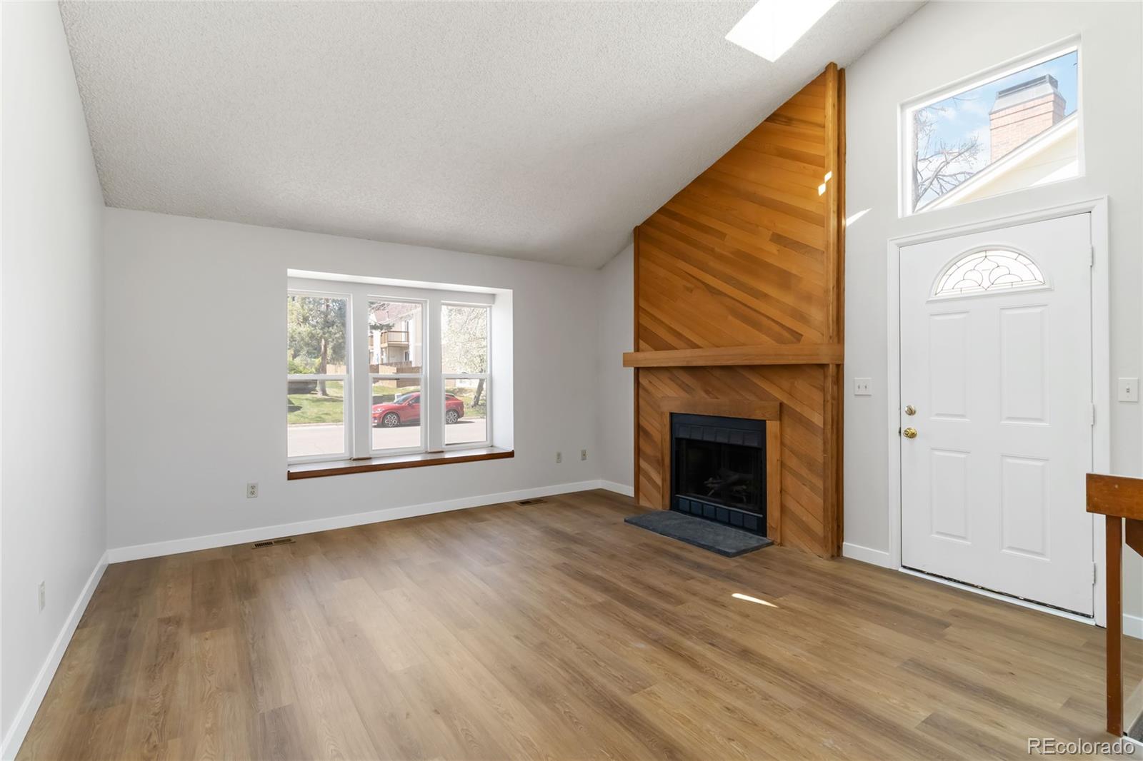 MLS Image #4 for 7722 s steele street,centennial, Colorado