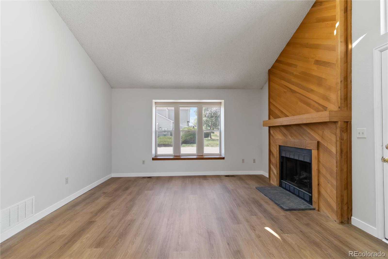 MLS Image #5 for 7722 s steele street,centennial, Colorado