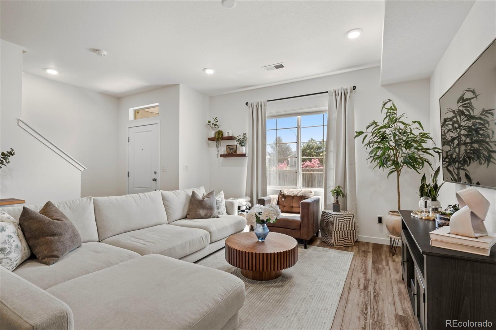 MLS Image #5 for 871 e 98th avenue,thornton, Colorado