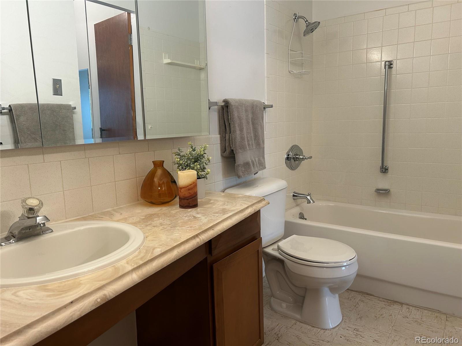 MLS Image #14 for 755 s alton way,denver, Colorado