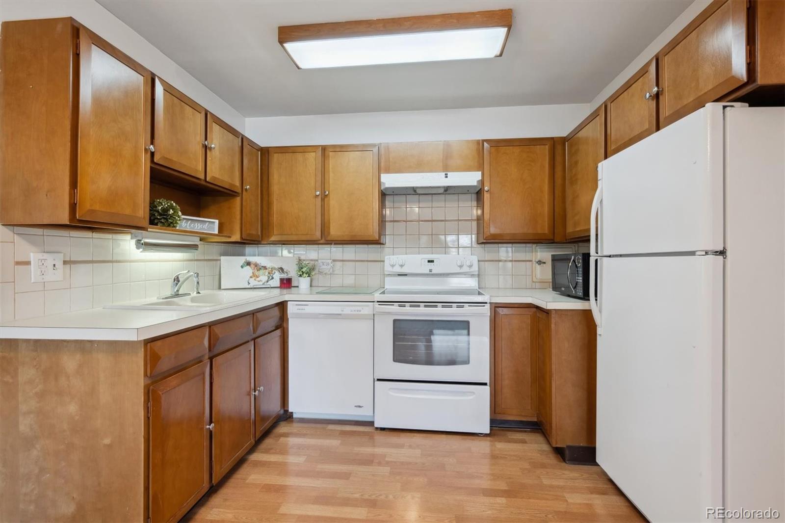 MLS Image #8 for 755 s alton way,denver, Colorado