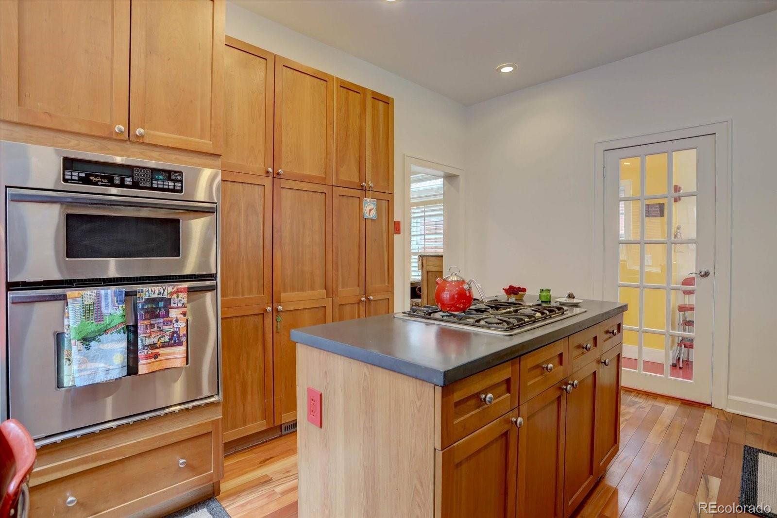 MLS Image #12 for 440 n pearl street,denver, Colorado