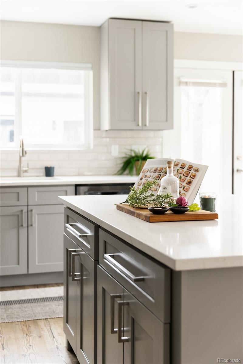 MLS Image #12 for 2134 s galapago ,denver, Colorado