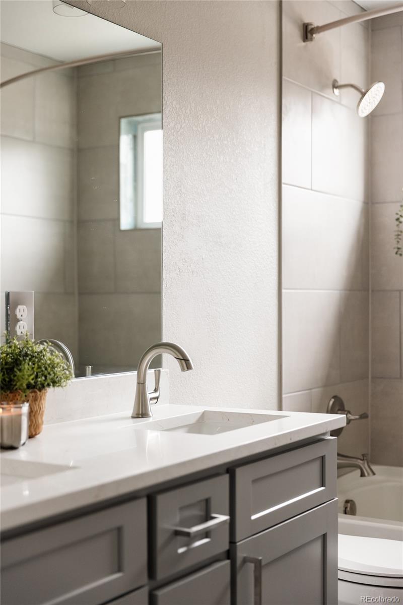 MLS Image #32 for 2134 s galapago ,denver, Colorado