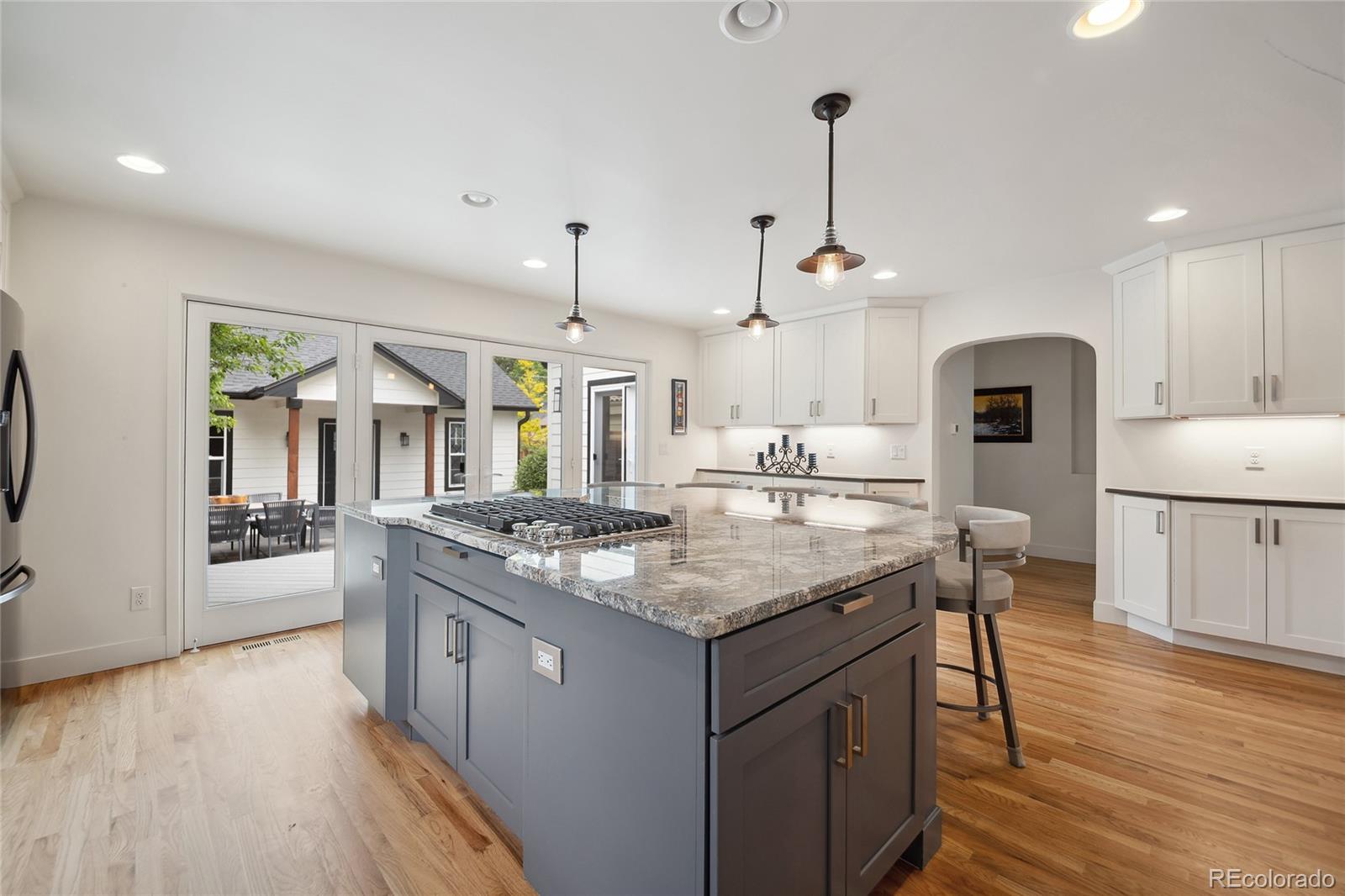 MLS Image #10 for 1016 s cook street,denver, Colorado