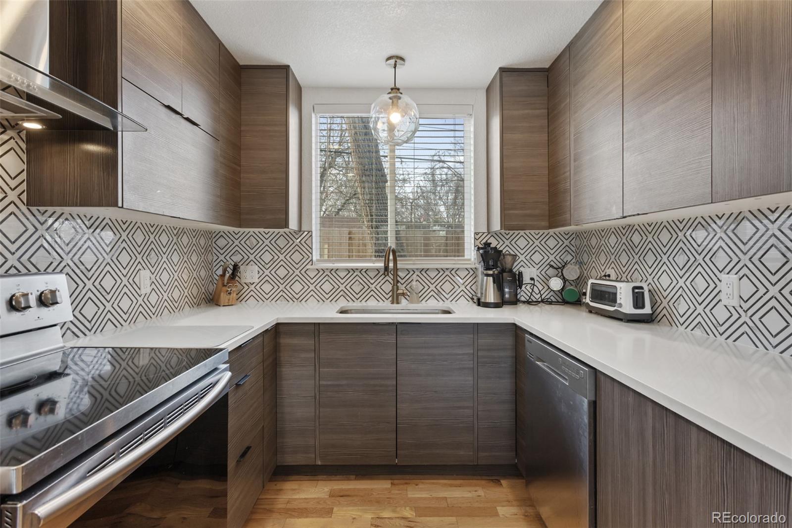 MLS Image #11 for 1345 s ivy way,denver, Colorado