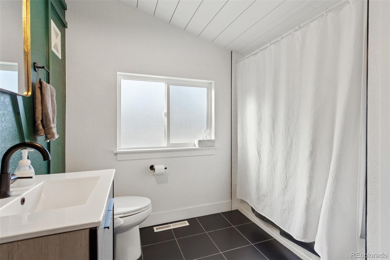 MLS Image #29 for 1345 s ivy way,denver, Colorado