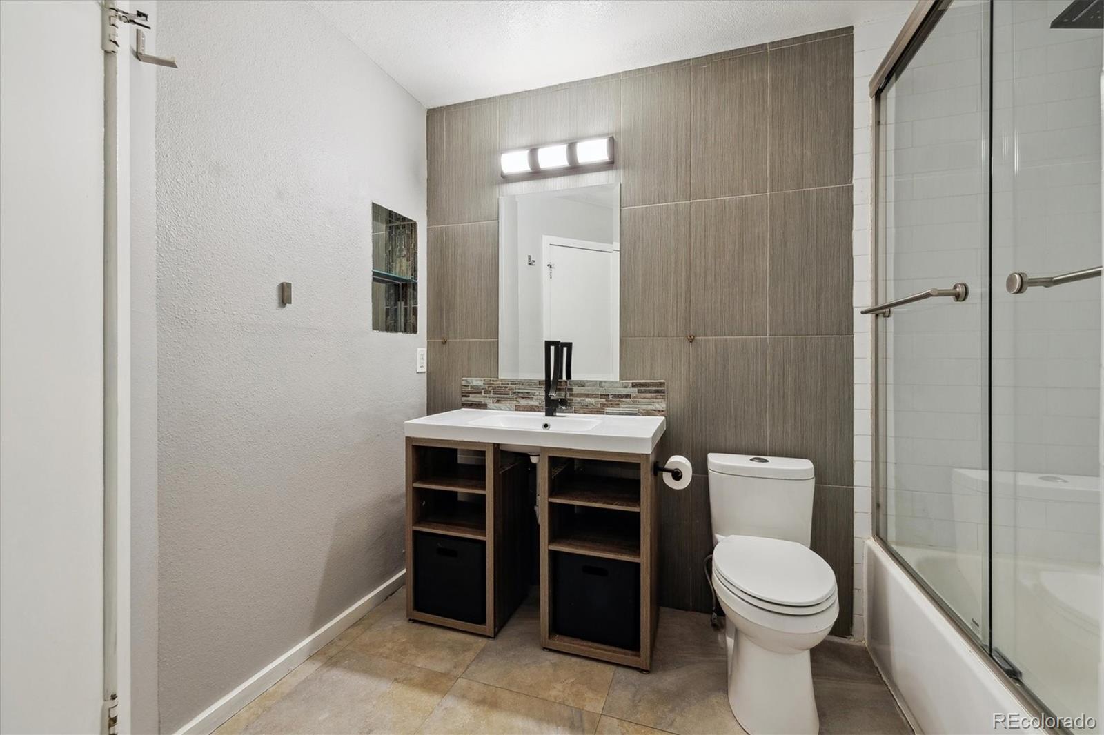 MLS Image #10 for 1811 s quebec way 60,denver, Colorado