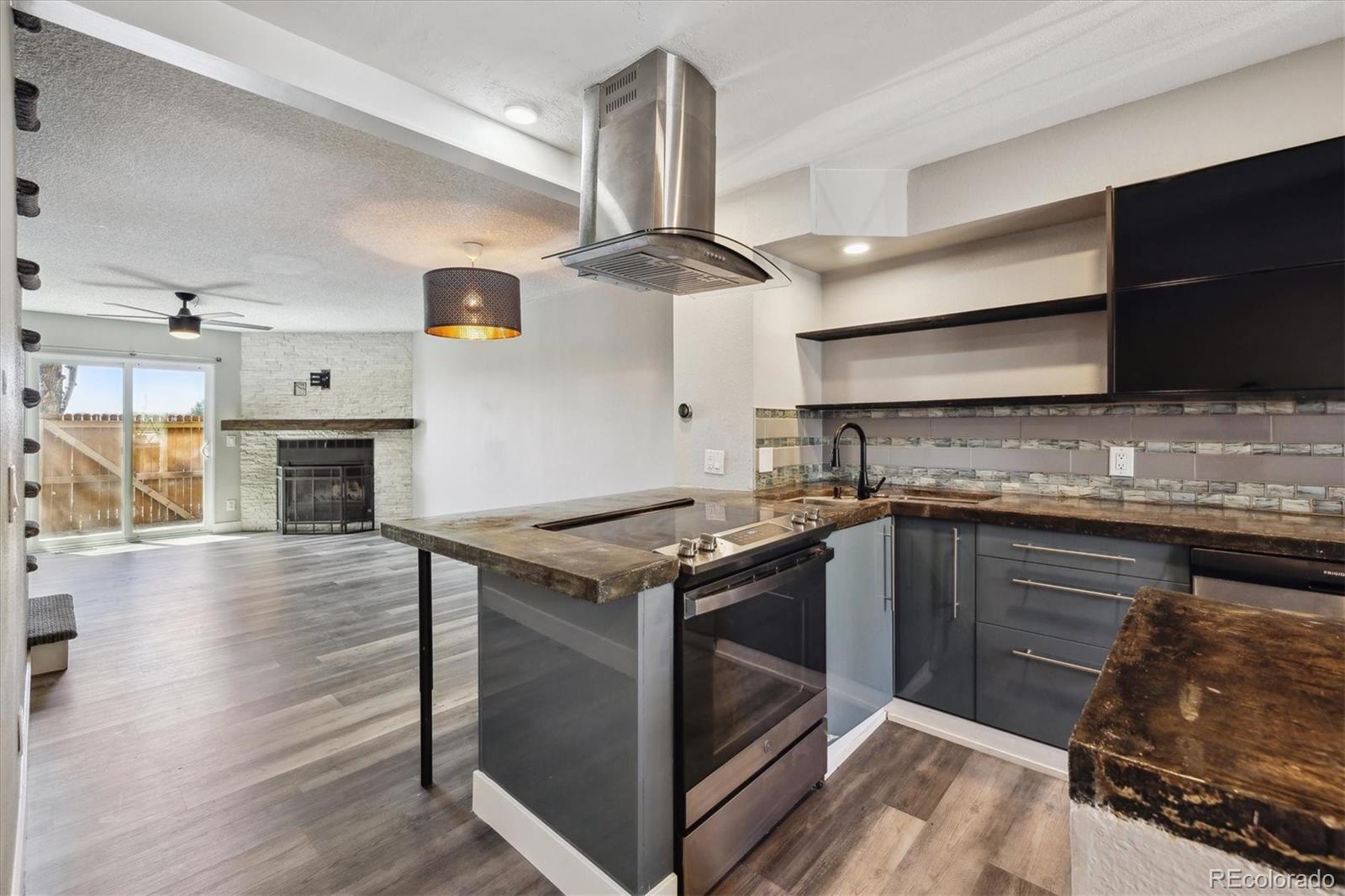MLS Image #4 for 1811 s quebec way 60,denver, Colorado