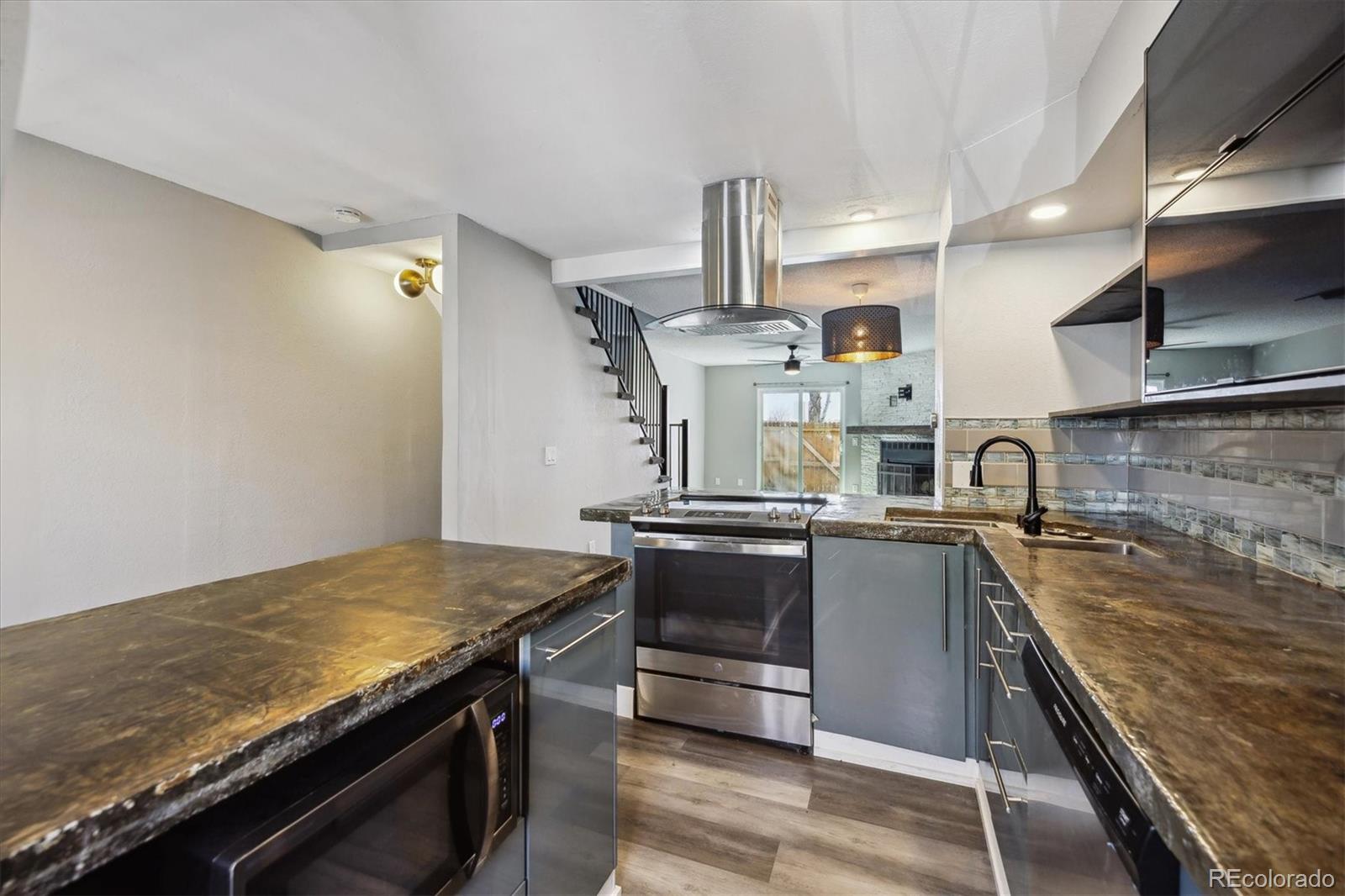 MLS Image #6 for 1811 s quebec way 60,denver, Colorado