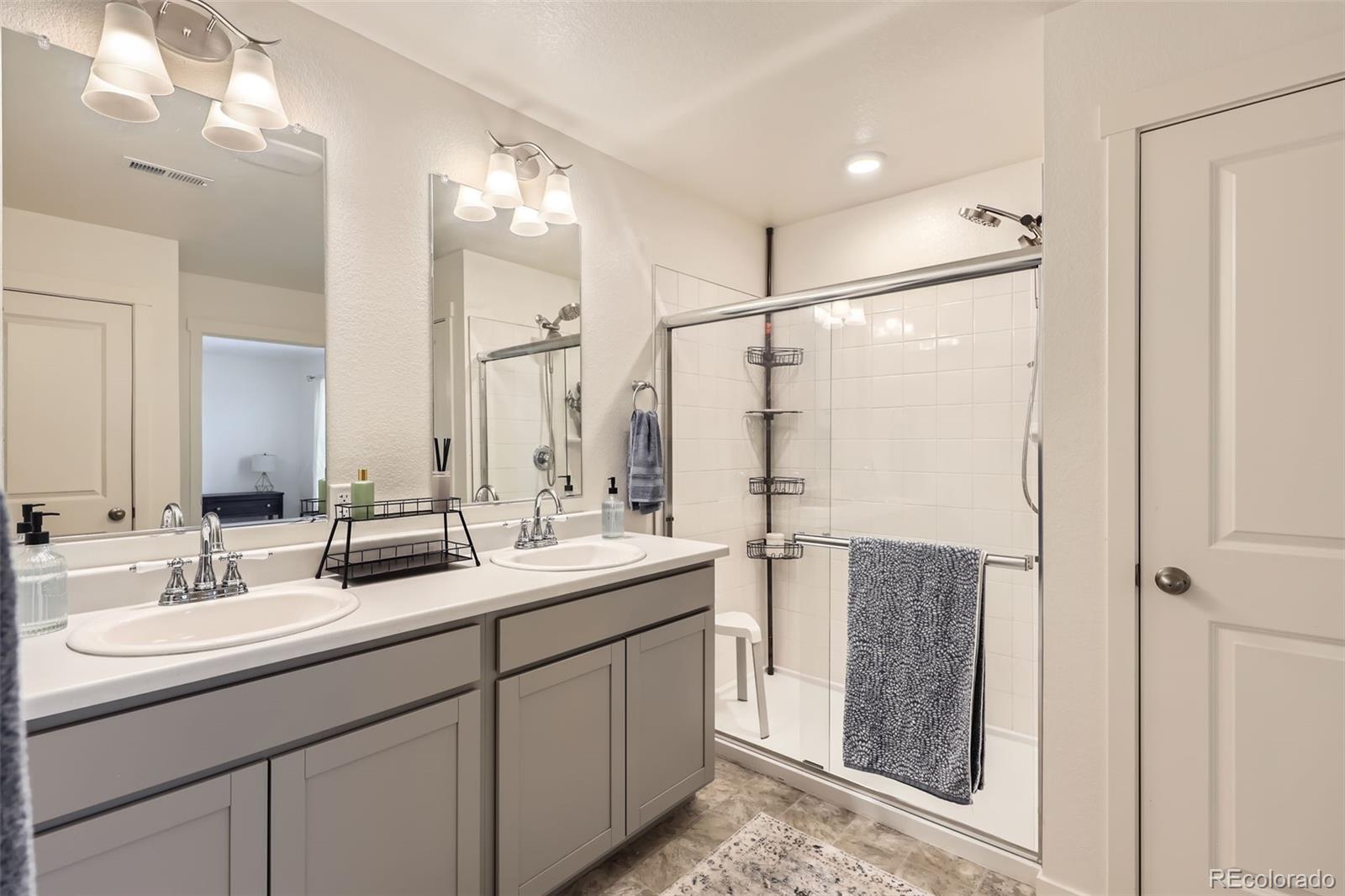 MLS Image #17 for 27425 e byers place,aurora, Colorado