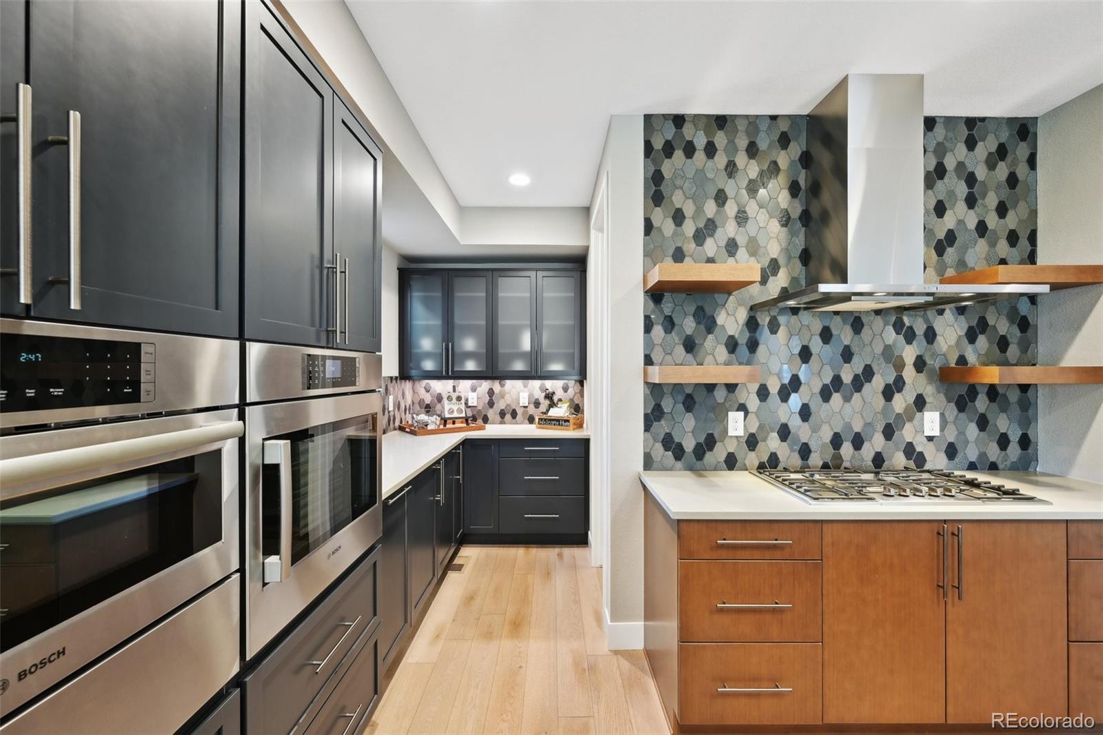 MLS Image #13 for 9006 e 60th avenue,denver, Colorado