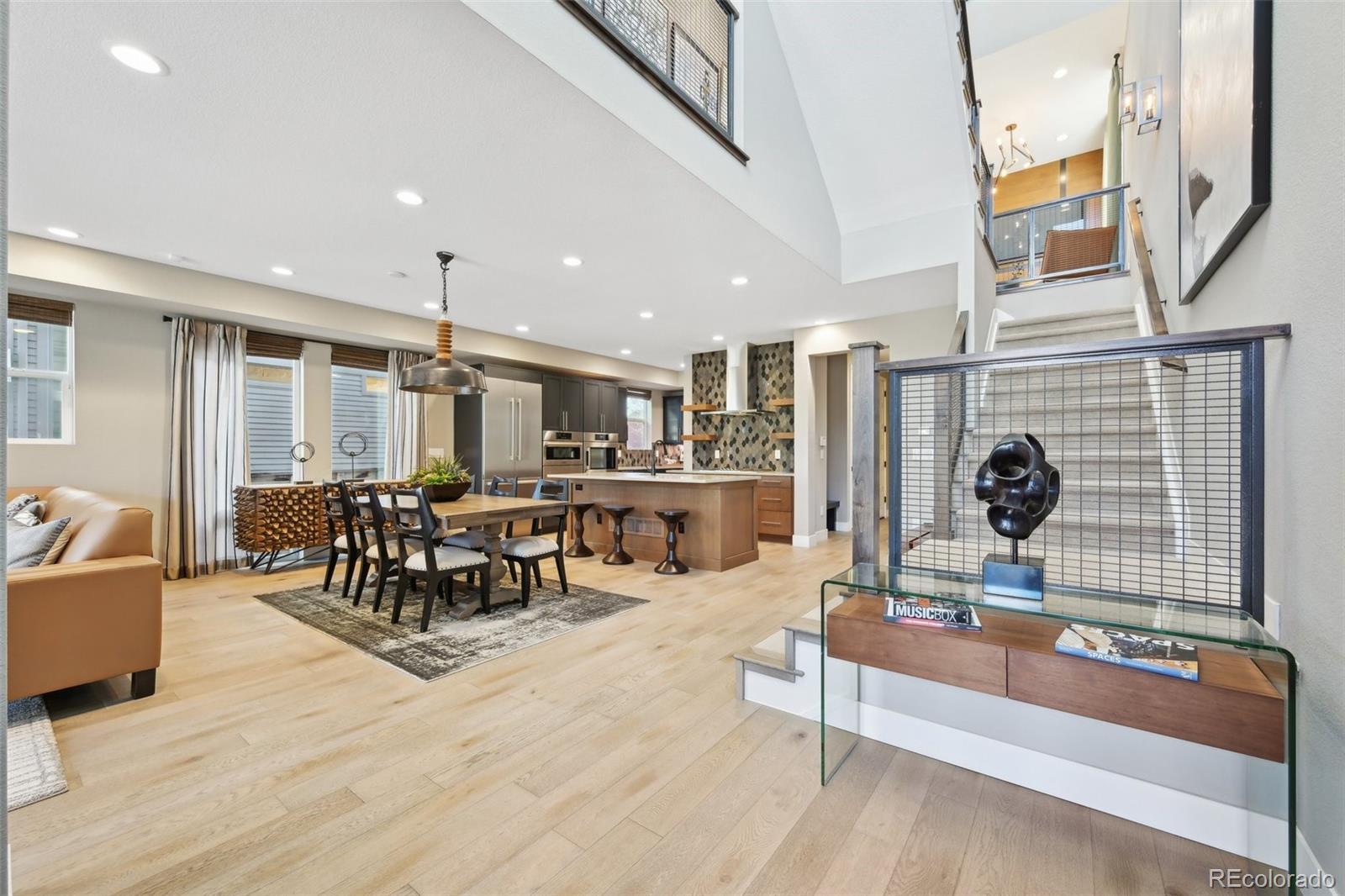 MLS Image #6 for 9006 e 60th avenue,denver, Colorado