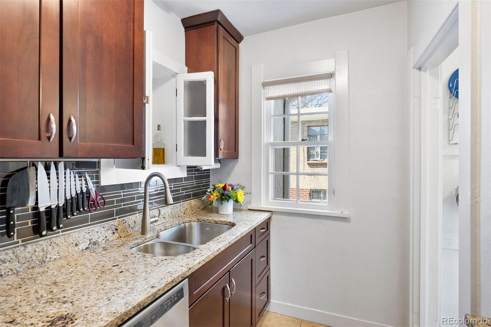MLS Image #11 for 3319 e 27th avenue,denver, Colorado