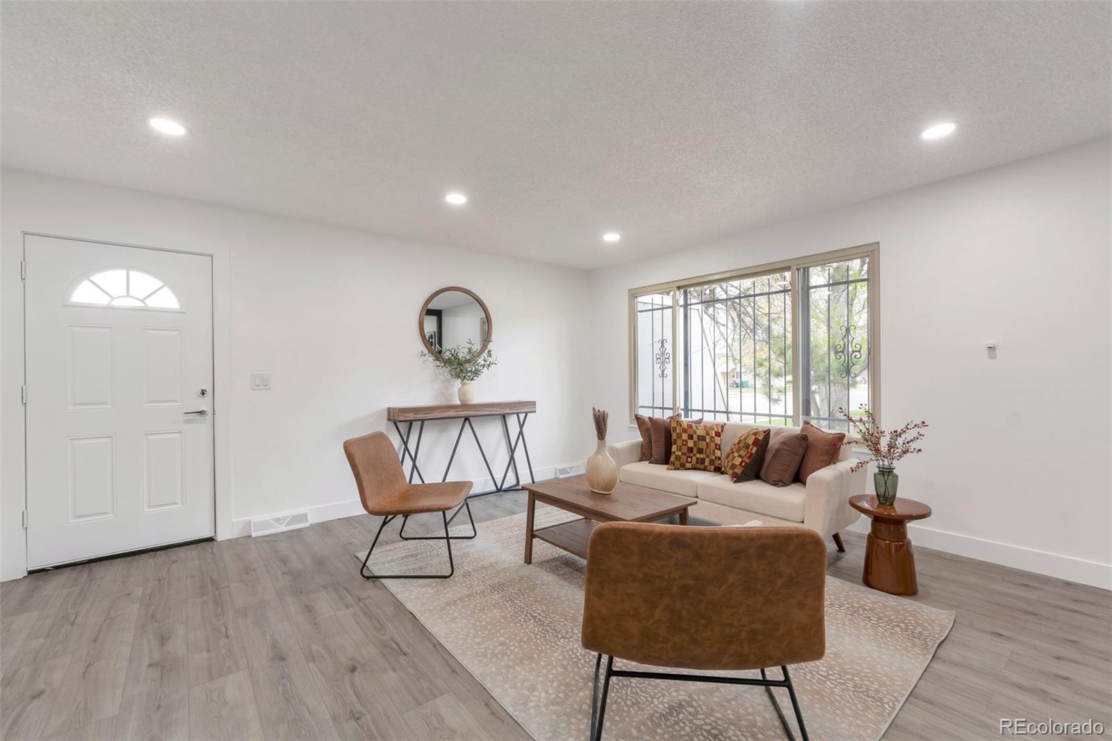 MLS Image #1 for 1326  sable boulevard,aurora, Colorado