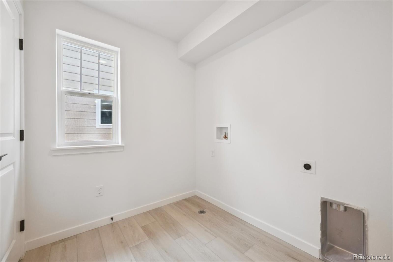 MLS Image #14 for 24768 e 40th avenue,aurora, Colorado