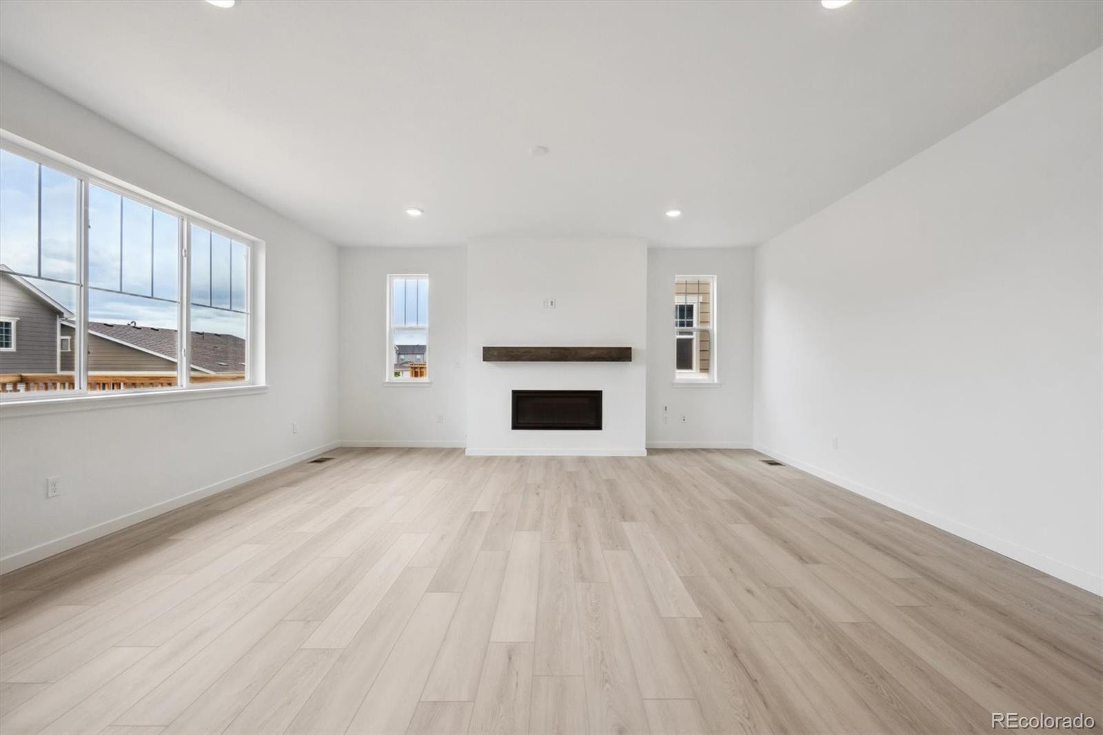 MLS Image #3 for 24768 e 40th avenue,aurora, Colorado